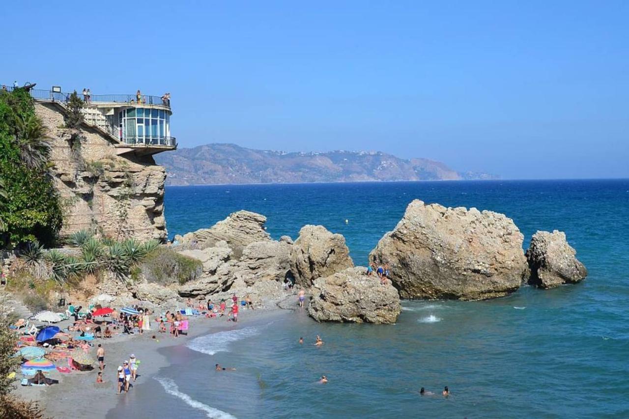 Neptuno Torrecilla Beach Nerja Kültér fotó